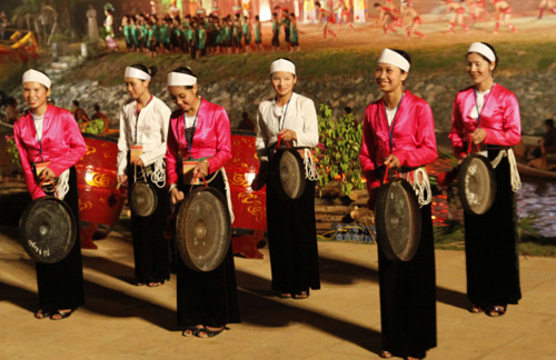 Trang phục truyền thống của dân tộc thiểu số ảnh 4